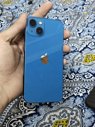 Apple iPhone 13