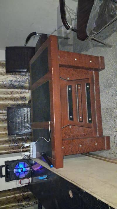 7 chair 1 table