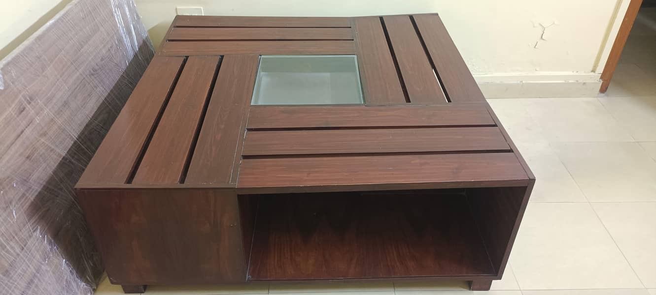 center table / coffee table 4