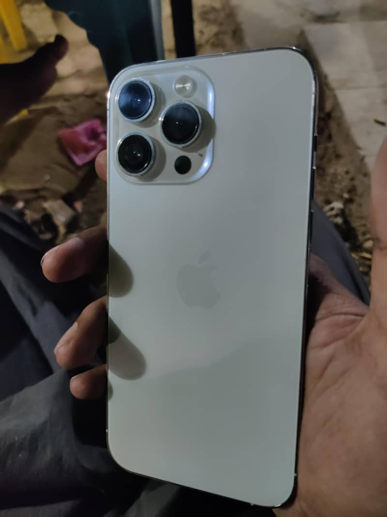 Apple iPhone 14 Pro Max 0