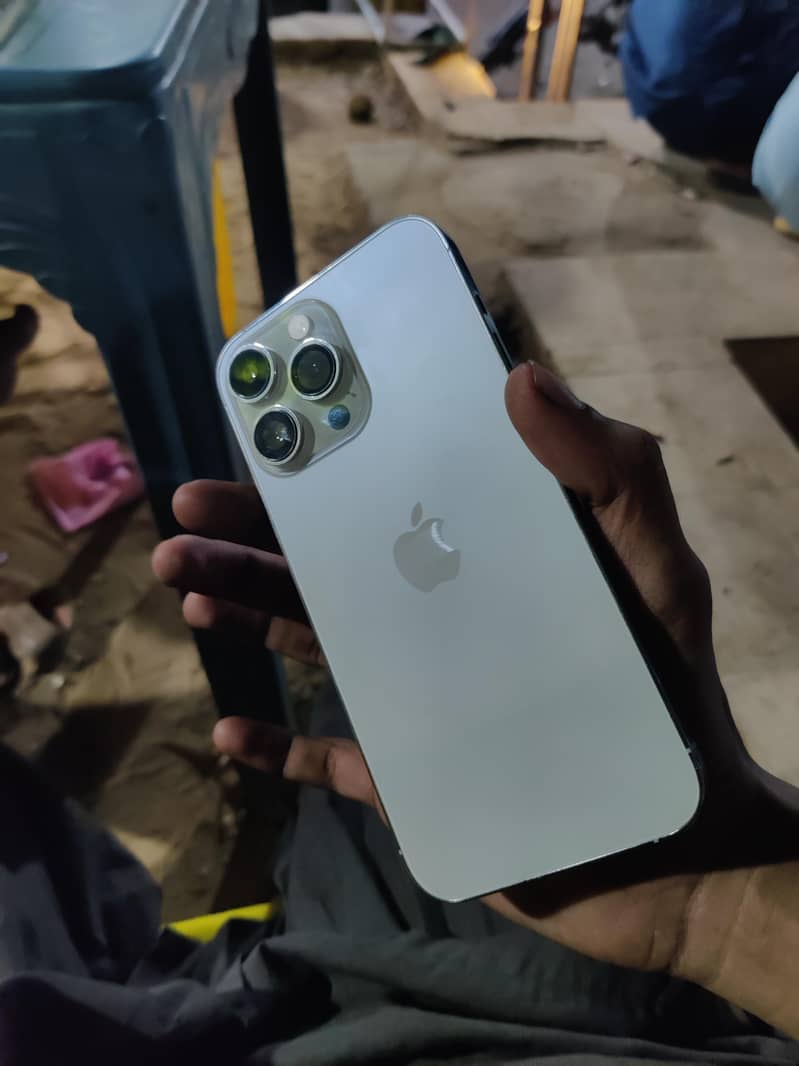 Apple iPhone 14 Pro Max 2