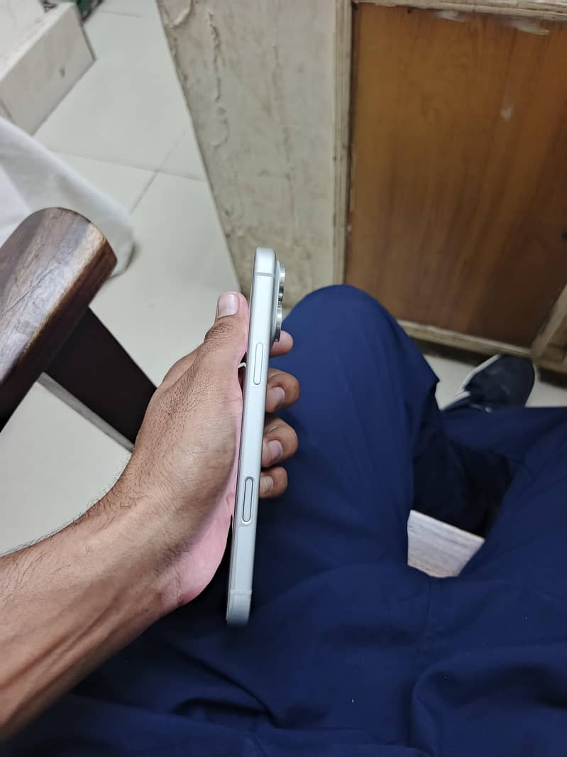 Apple iPhone 17 Pro Max 3