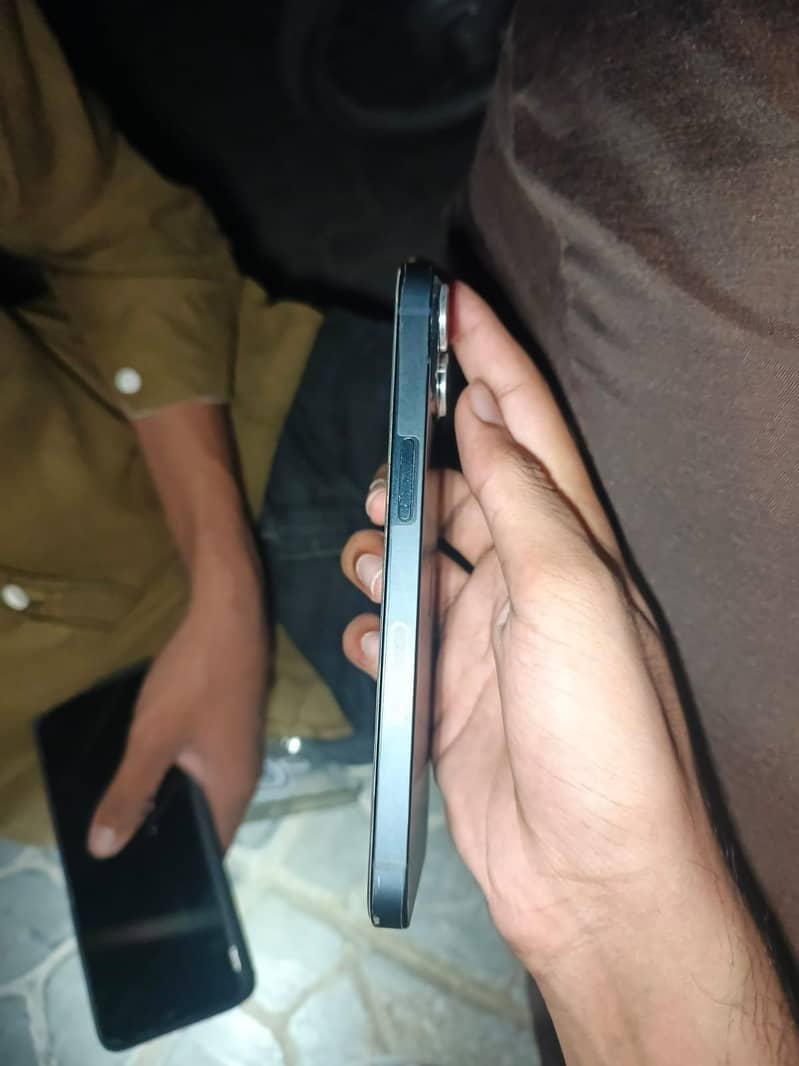 Apple iPhone 13 1