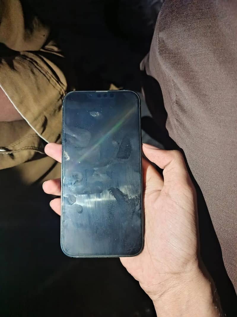 Apple iPhone 13 5