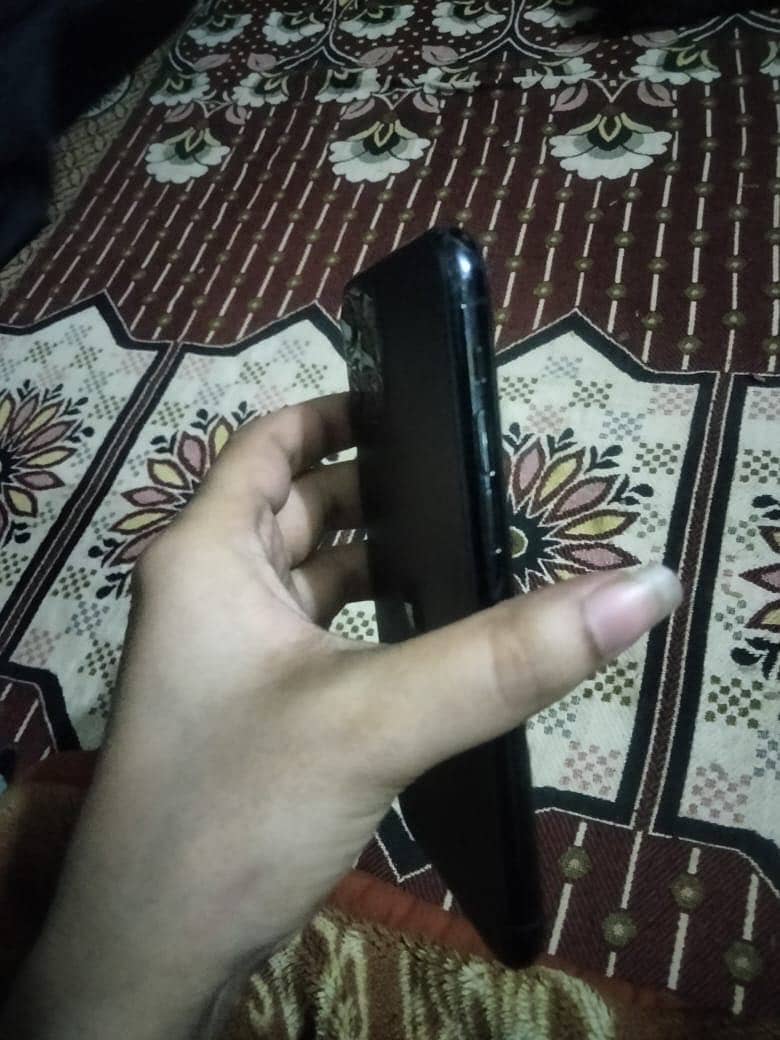 Apple iPhone 11 Pro 3