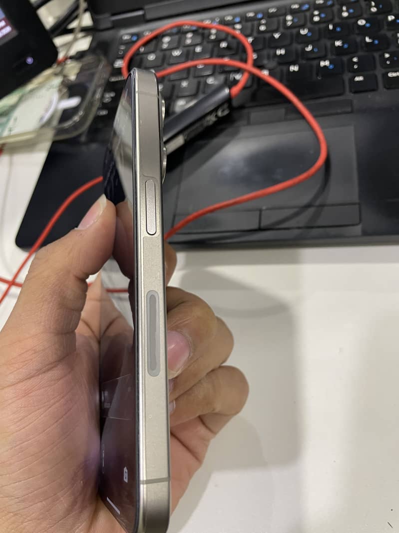 Apple iPhone 15 Pro 2