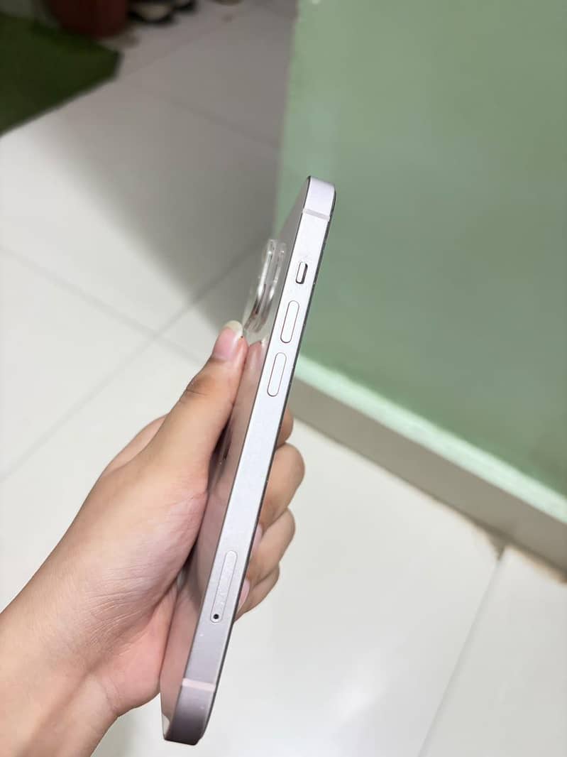 Apple iPhone 13 3