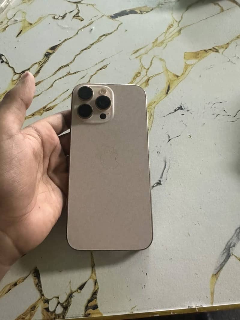 Apple iPhone 16 Pro Max 0