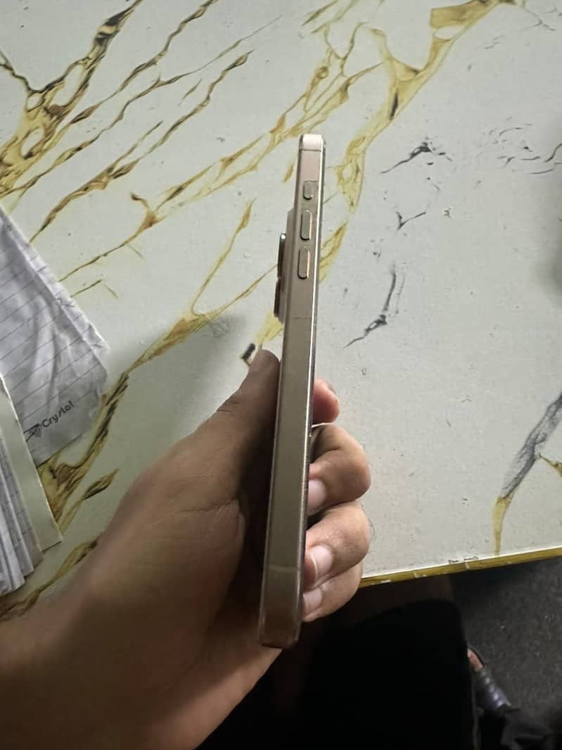 Apple iPhone 16 Pro Max 3