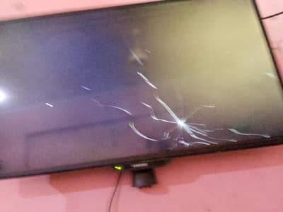 Samsung 32 Inch LED — صرف Panel خراب، Card نیا، Remote ساتھ