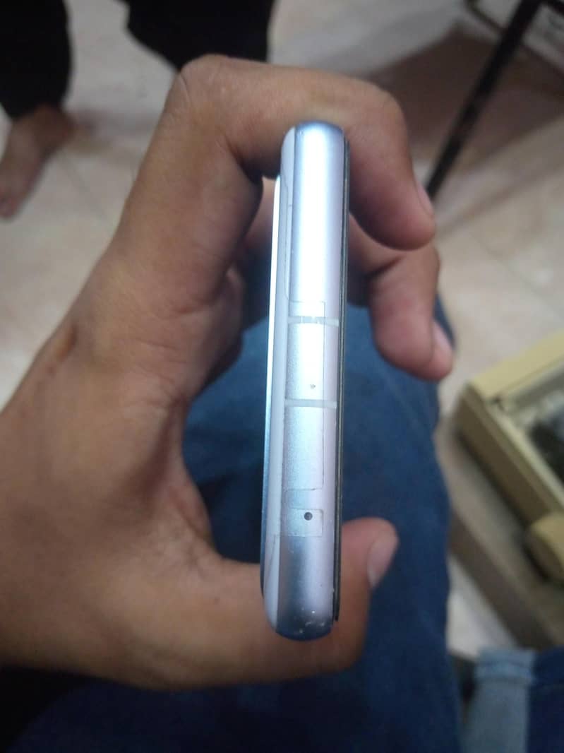 Google Pixel 7a 4