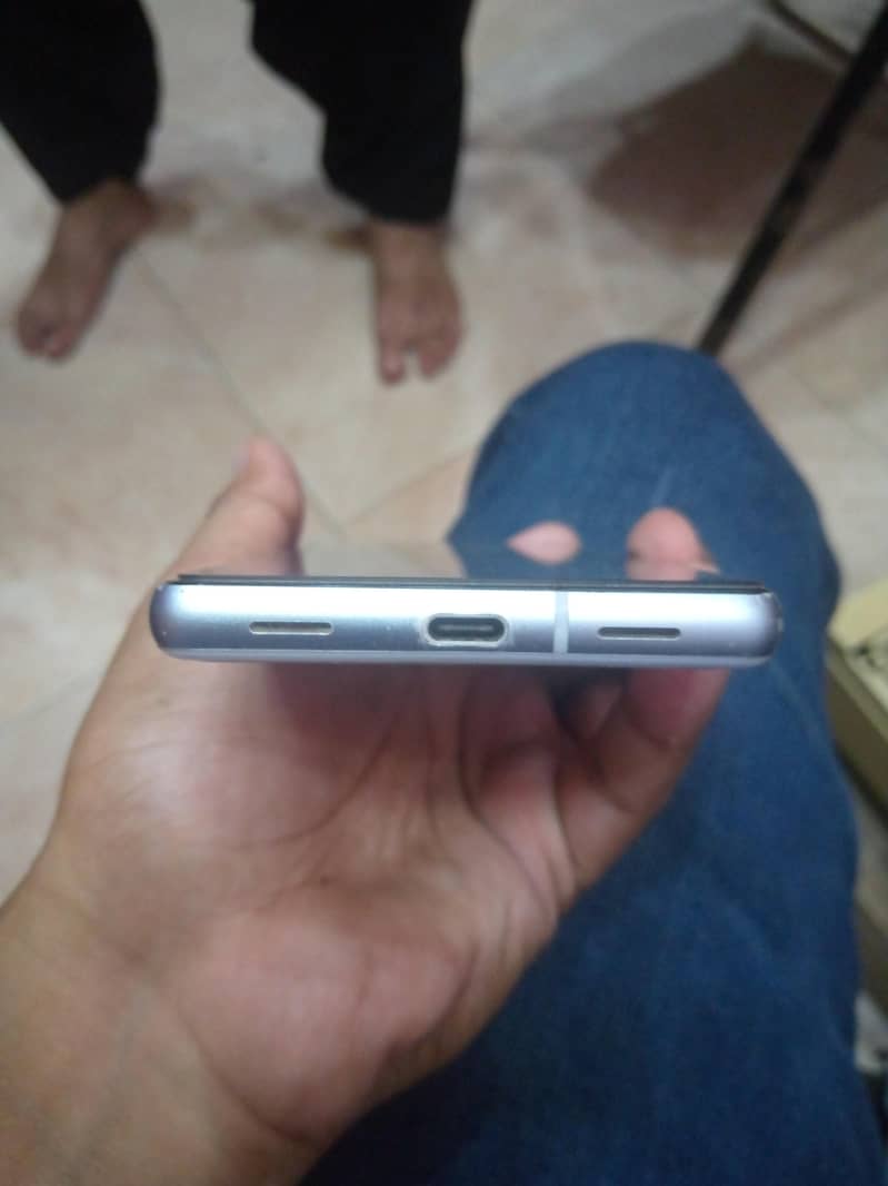 Google Pixel 7a 5