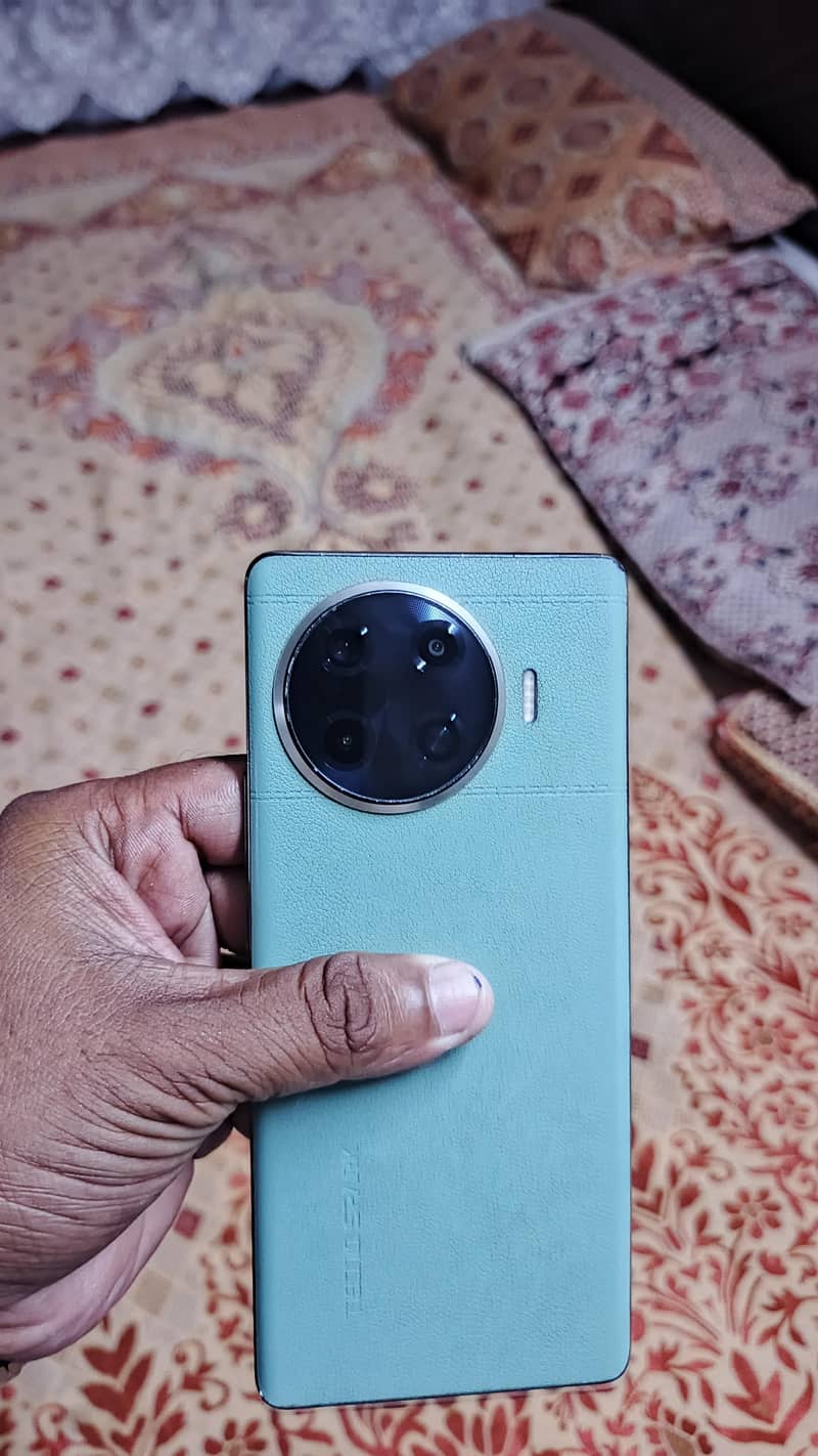 Tecno Spark 20 Pro Plus 2