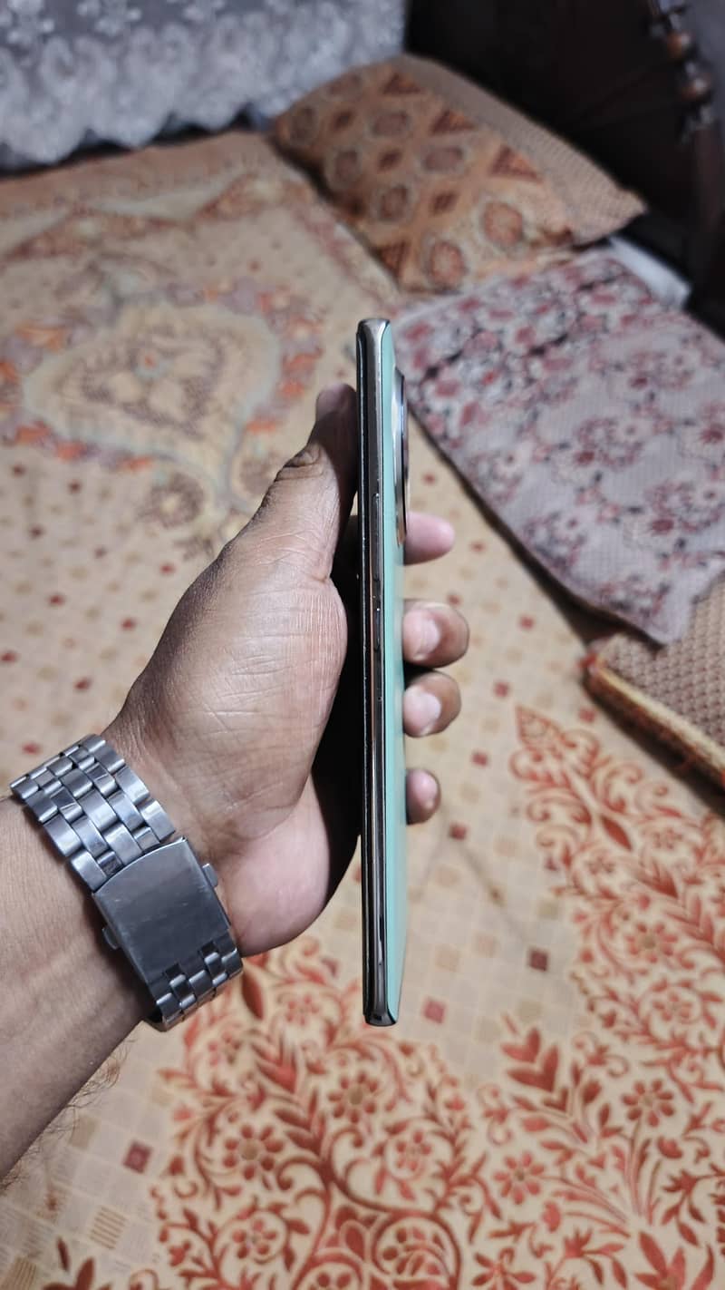 Tecno Spark 20 Pro Plus 6