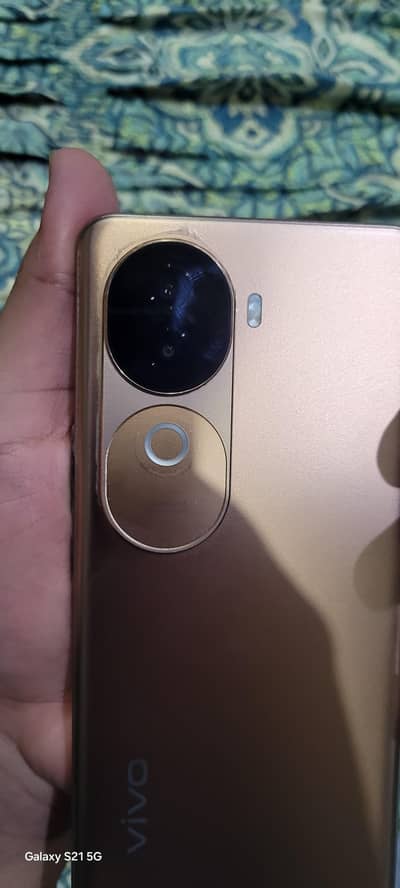 Vivo V40e 5g 8/256 All okay 10/9.5 condition exchange iphone 13pro PTA