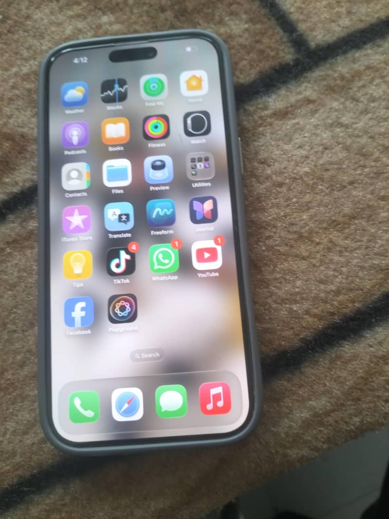 Apple iPhone 16 Pro Max 3