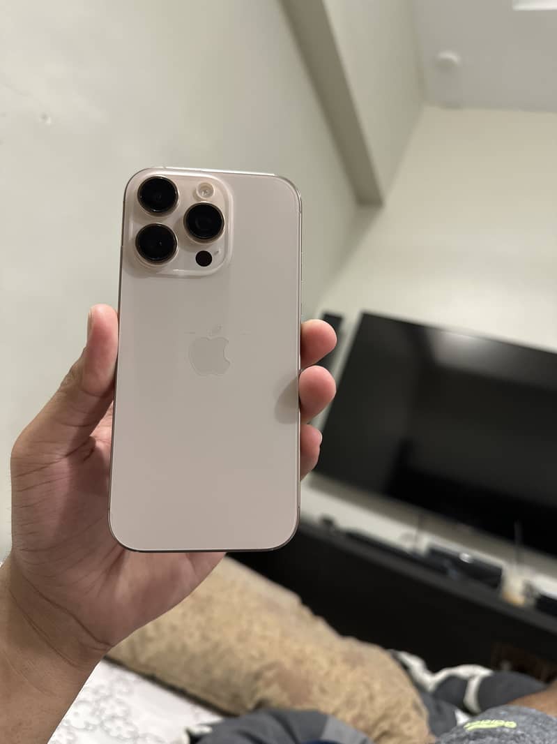 iPhone 16 Pro 0
