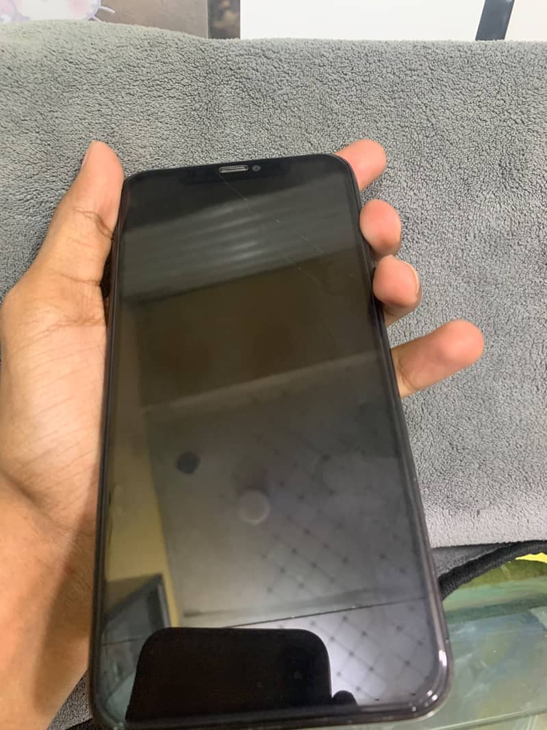 Iphn 11 pro max 256 gb factory unlocked with box 3