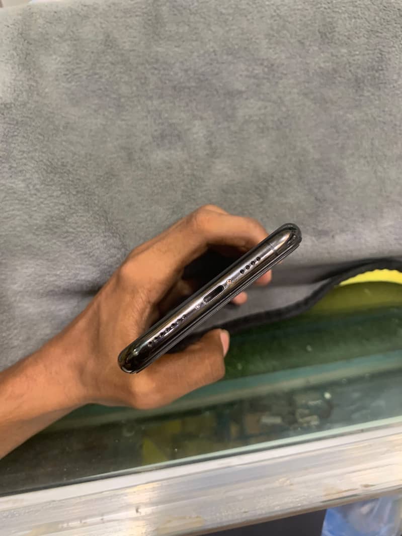 Iphn 11 pro max 256 gb factory unlocked with box 7
