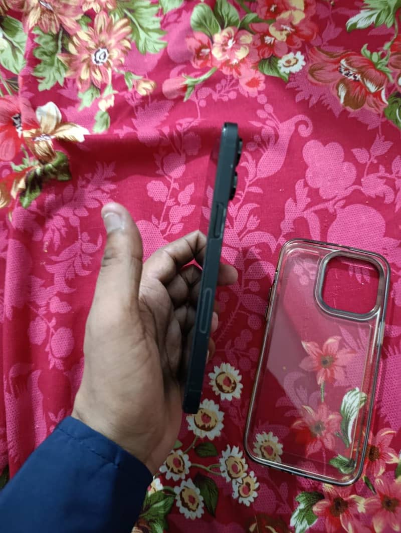 Apple iPhone 14 Pro Max 0