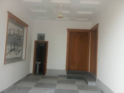 GOOD LOCATION, 5 MARLA HOUSE AVAILABLE FOR SALE