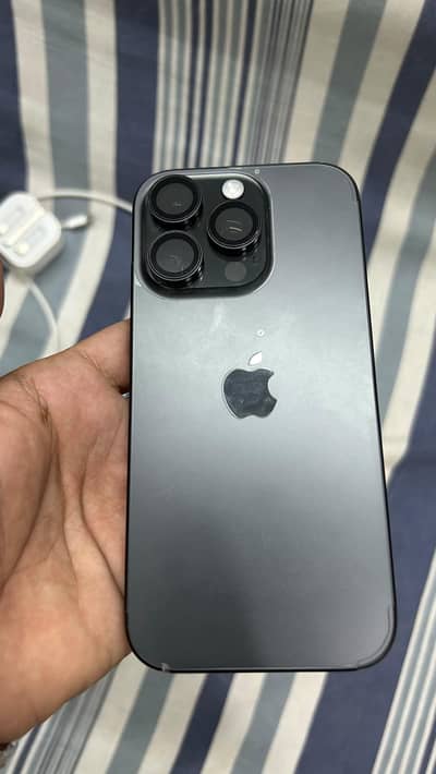 Apple iPhone 16 Pro