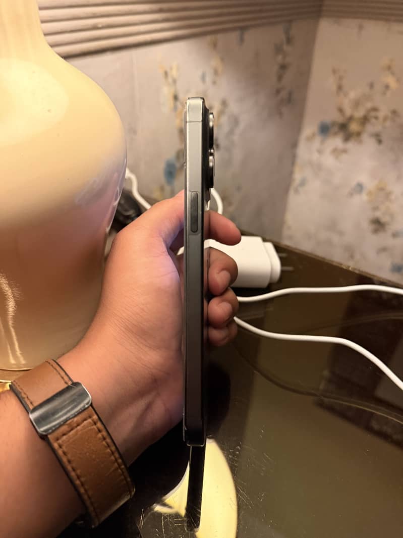 Apple iPhone 15 Pro Max 2