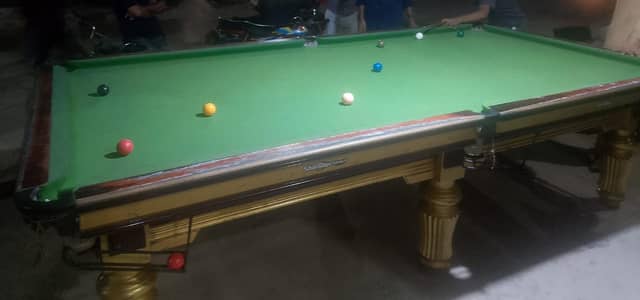 snooker table 5/10 for sale