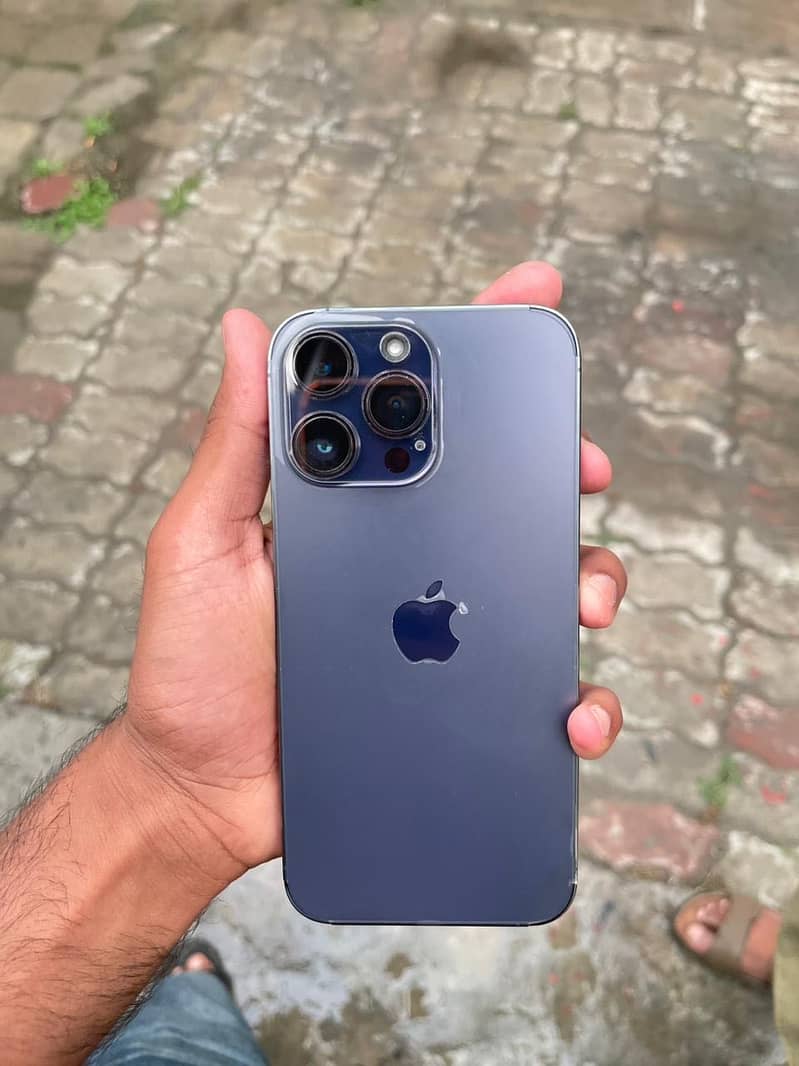 Apple iPhone 14 Pro Max 1