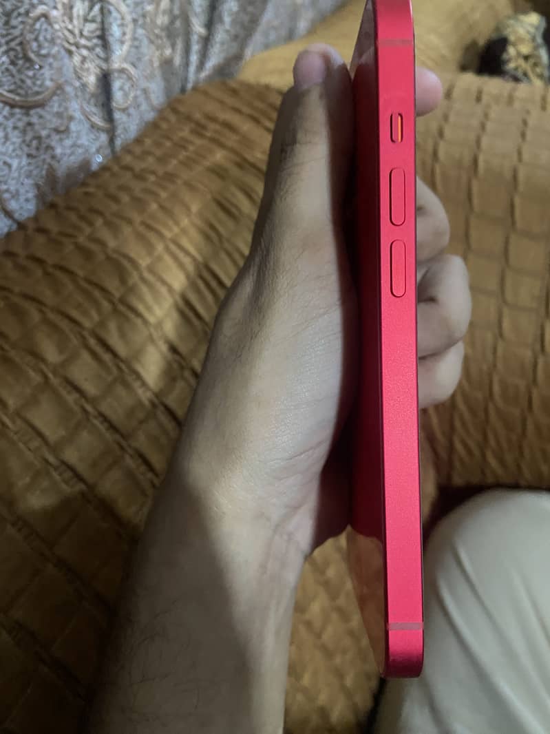 Apple iPhone 14 3