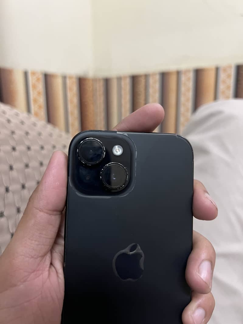 Apple iPhone 15 2