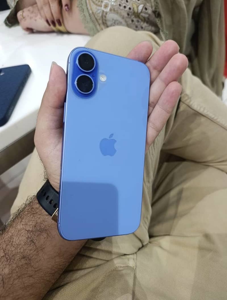 Apple iPhone 16 Plus jv 0