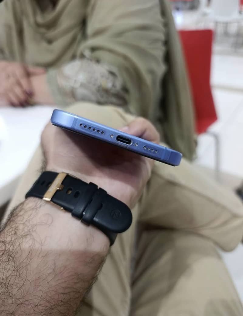 Apple iPhone 16 Plus jv 2