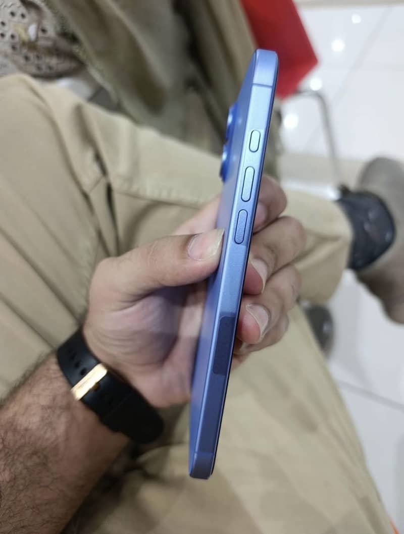 Apple iPhone 16 Plus jv 4