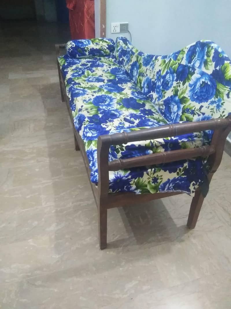 sofa old design 2