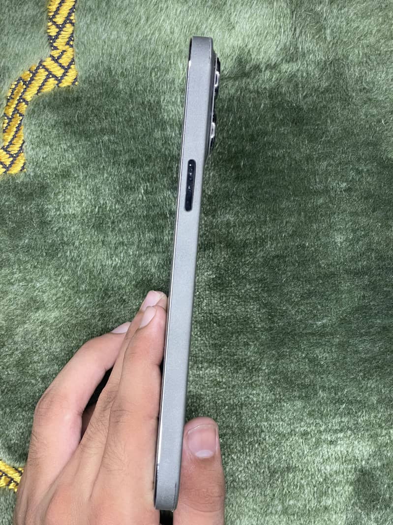 Apple iPhone 13 Pro Max 1