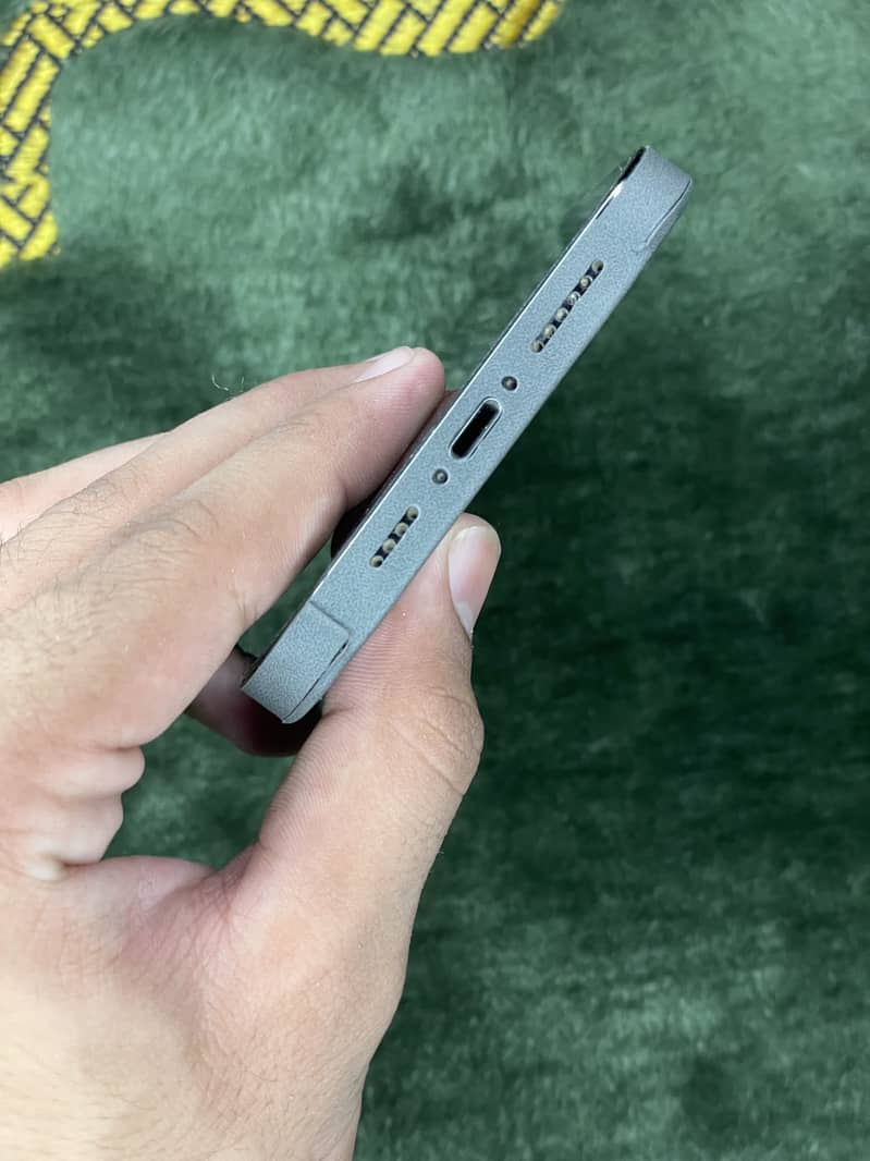 Apple iPhone 13 Pro Max 2
