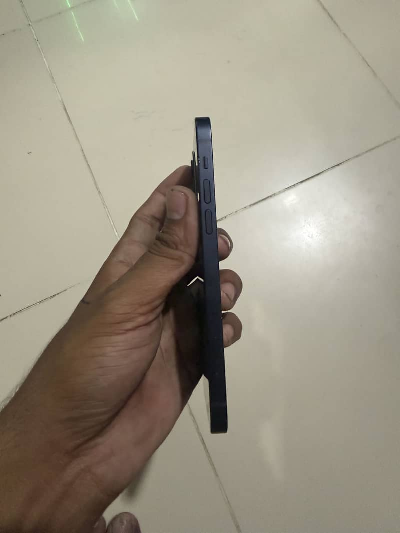 Apple iPhone 12 2