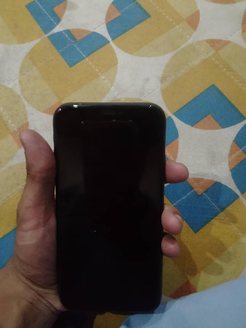 Apple iPhone 11 4
