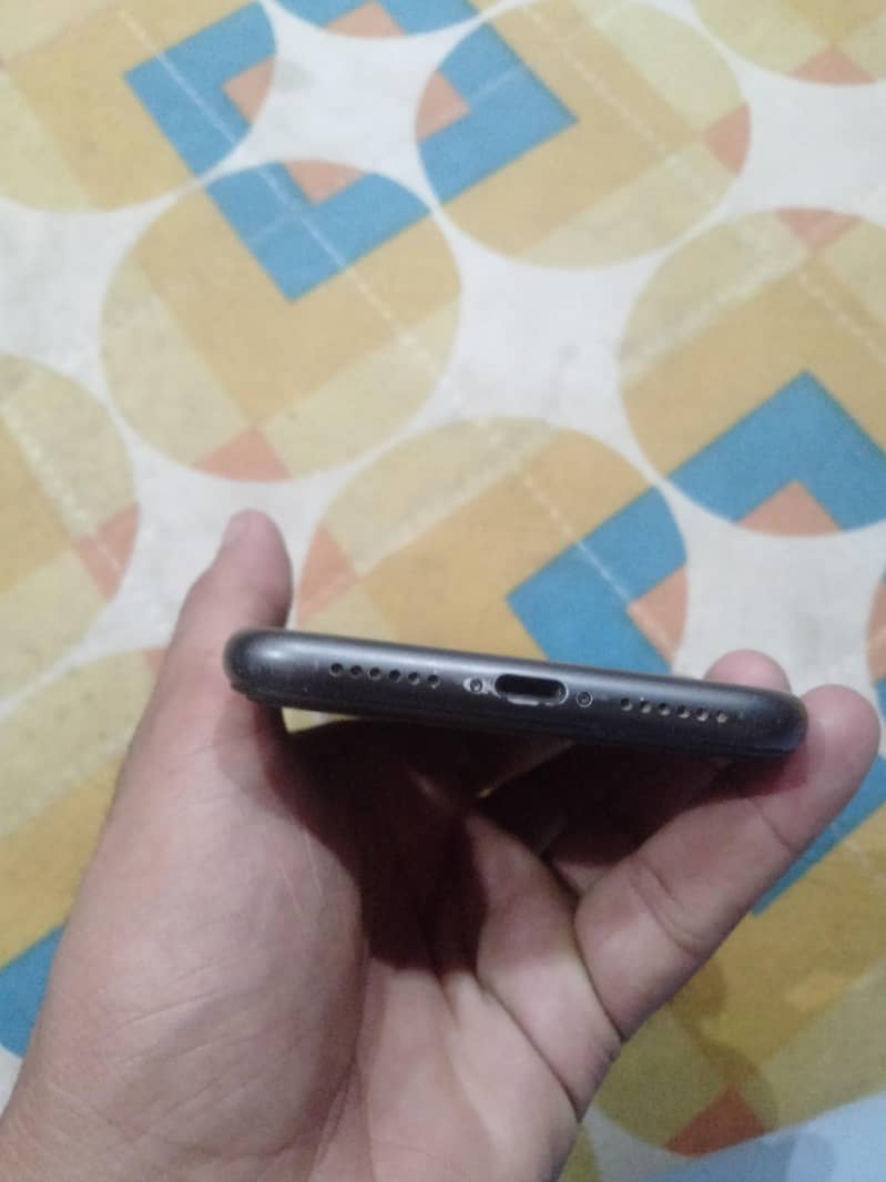 Apple iPhone 11 7
