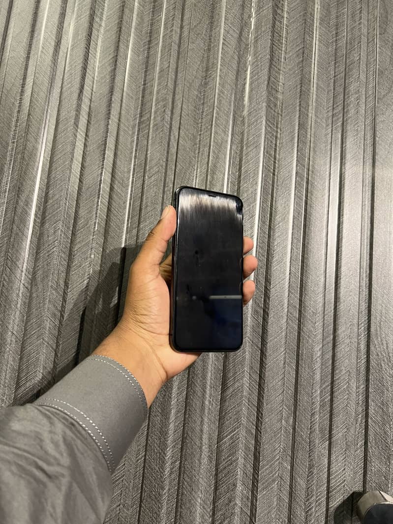 Apple iPhone 11 Pro 1