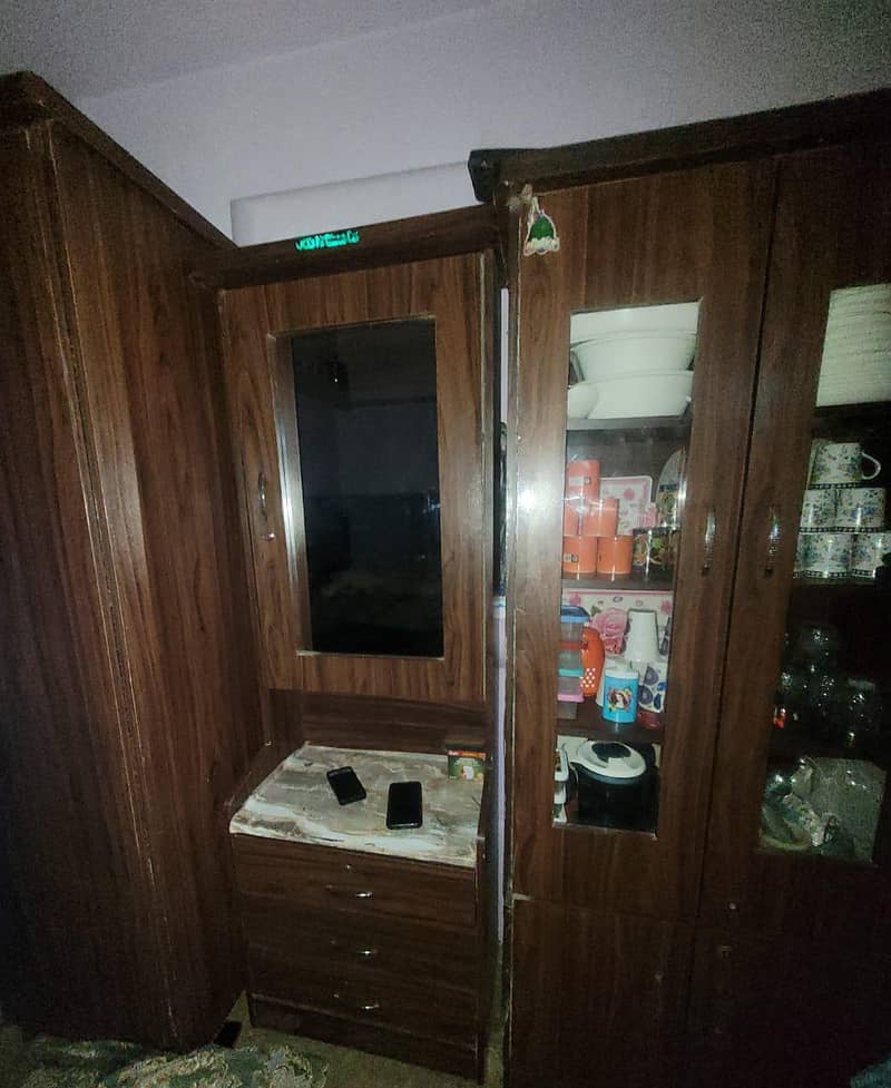 used dressing table and devider 6