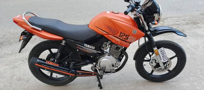 YBR G Special Edition with tubeless tyres.