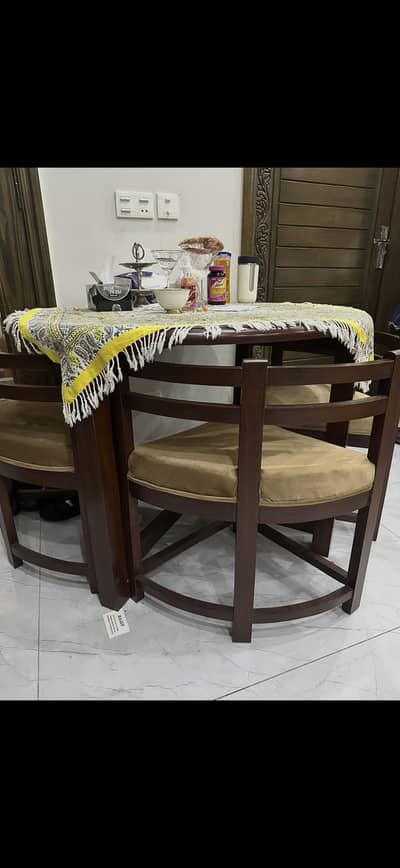 4chair with lunch room
