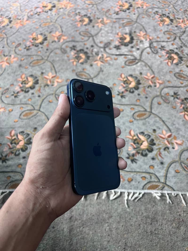 Apple iPhone XR 0