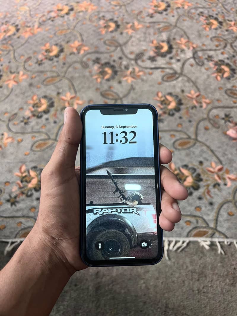 Apple iPhone XR 1