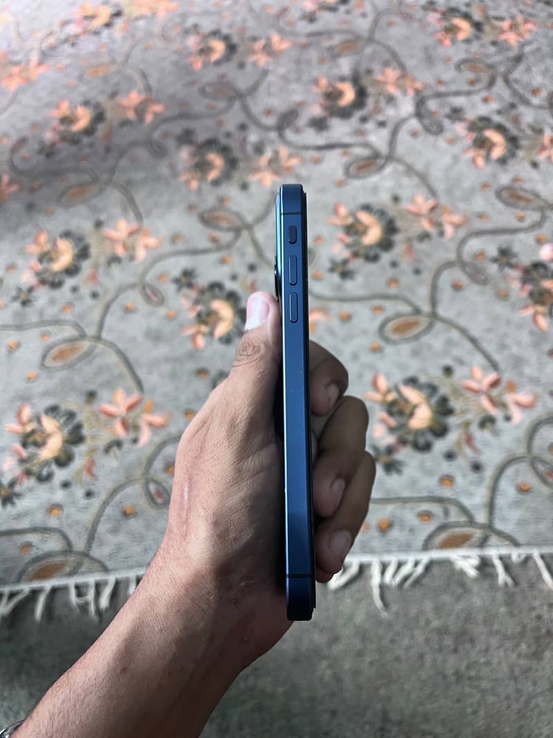Apple iPhone XR 3