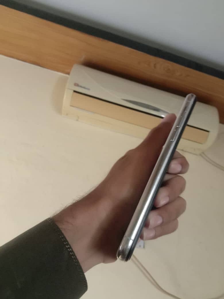 Apple iPhone X 1