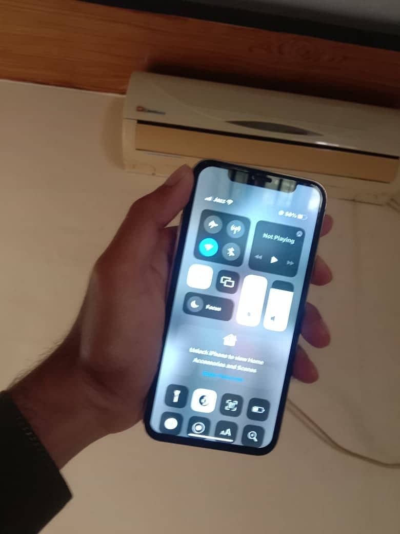 Apple iPhone X 4