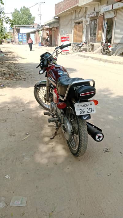 Honda 125 Model 15 16  exchange possible